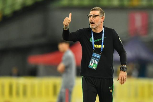 比利奇夸赞队员像英雄一样战斗 称球队困难很多