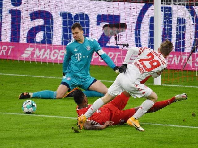 彩经网开奖查询-鸡哥临场换位帮拜仁填坑，帕瓦尔连坐板凳后又挨批